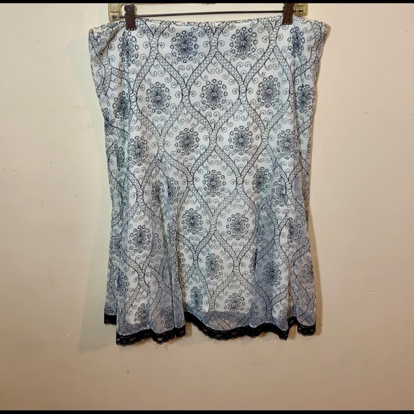 RQT Sheer Lace Print Skirt White and Black Size M - Picture 8 of 8